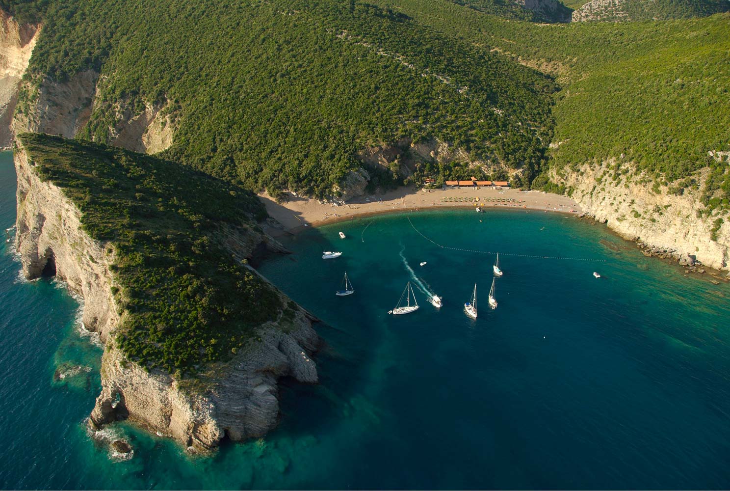 Kraljičina plaža u uvali Pećin