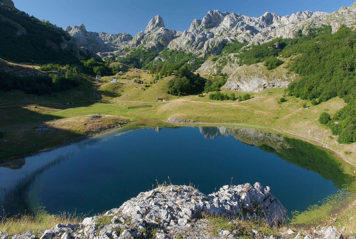 Bukumirsko jezero