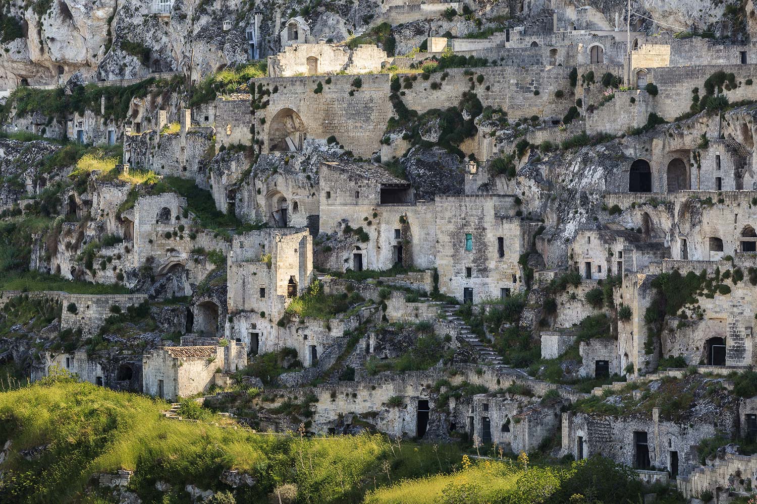 shutterstock 154329389 sassi matera copy