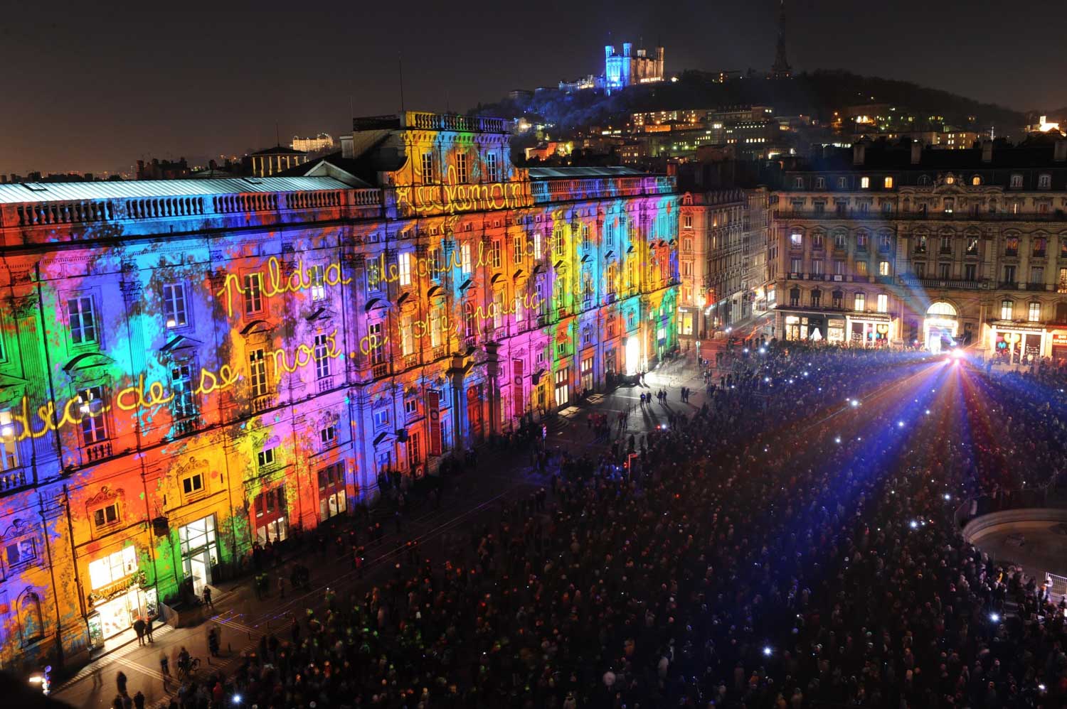 1 lyon OnDiraitQue Spectaculaires Fetedeslumieres2008 MurielChaulet