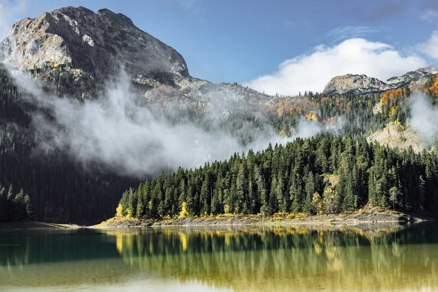 priroda autumn black lake durmitor national park zabljak montenegro